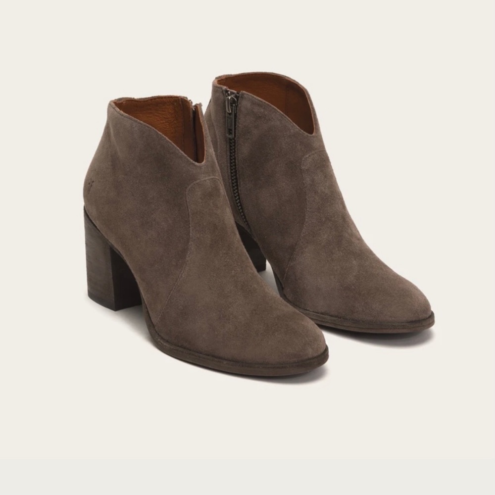 Frye Nora zip short boots 10 grey suede